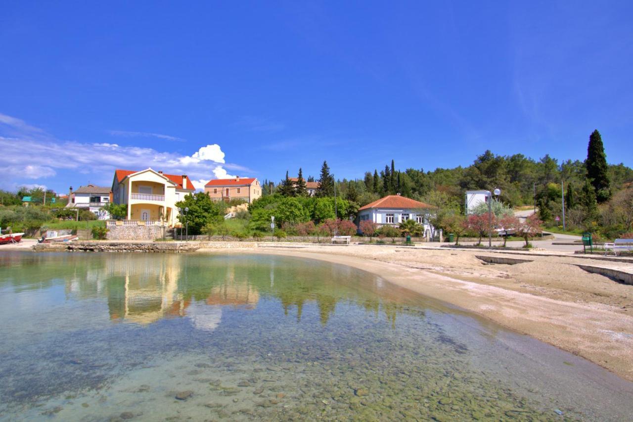 Sunshine Place By The Beach Lukoran Exteriör bild