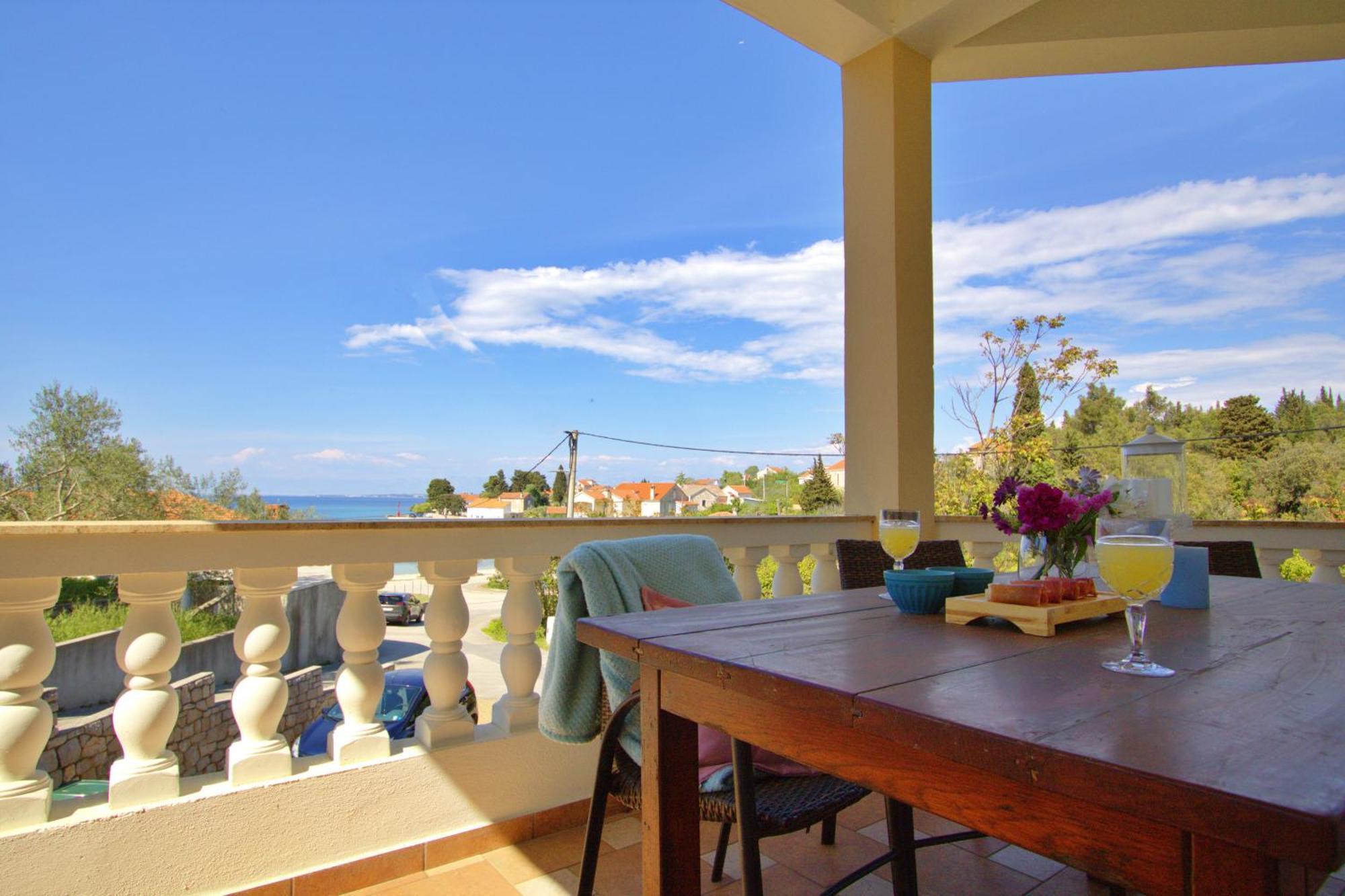 Sunshine Place By The Beach Lukoran Rum bild